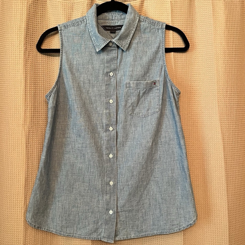 Tommy Hilfiger Chambray Denim Sleeveless Shirt Button Up Blue Cotton Sz S Preppy